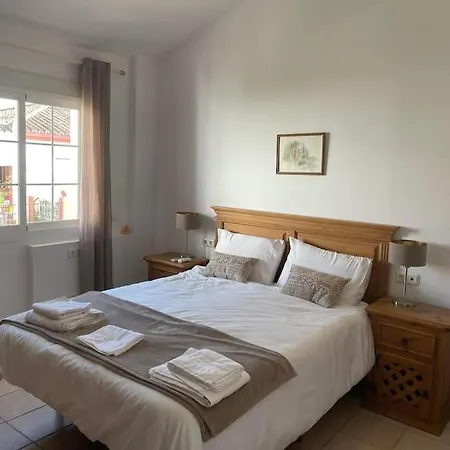 Sleeps 8 *