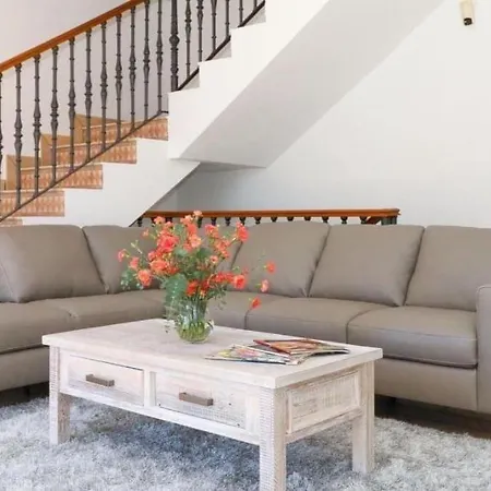 Sleeps 8 * ベナアビス