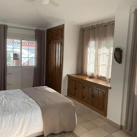 ヴィラ Sleeps 8 ベナアビス