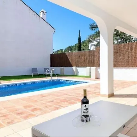 Sleeps 8 Benahavís