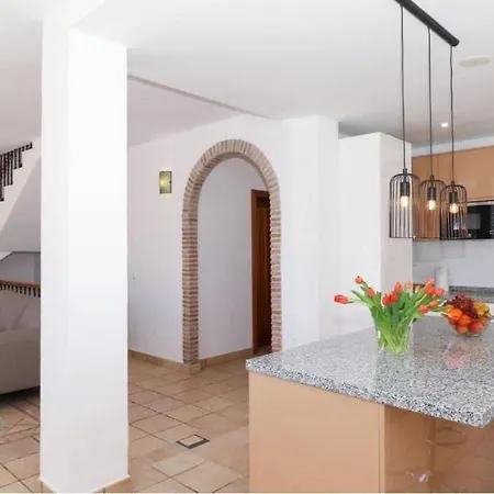 ヴィラ Sleeps 8 ベナアビス