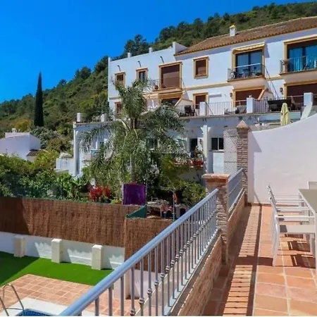 Sleeps 8 Villa