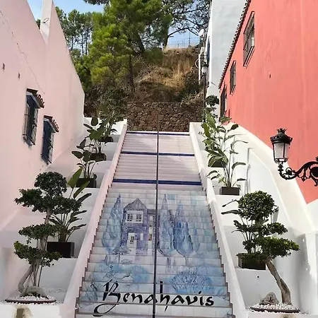Villa Large Family Townhouse With Private Pool In Village Benahavís